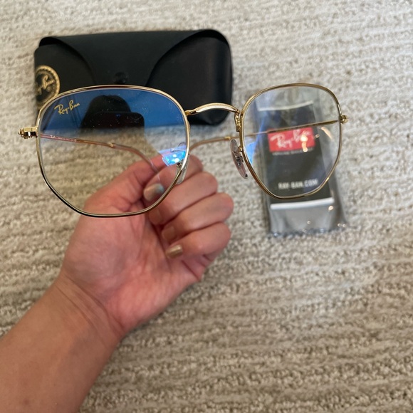 Ray ban sunglasses with case and cloth - Picture 6 of 6